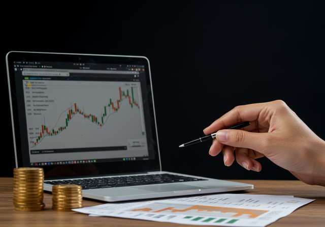 Choosing the Right Stock Broker in Chennai: A Beginner’s Guide